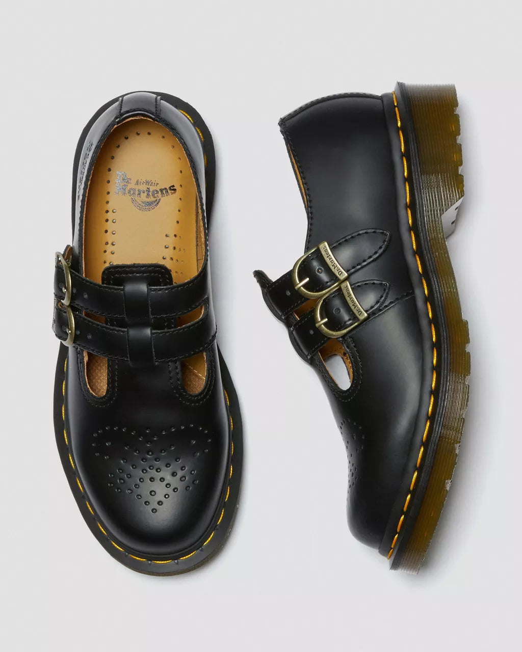 Bei PICK UP in Düsseldorf findest Du Dr. Martens, 8065 Black Smooth  und viel mehr von Dr. Martens