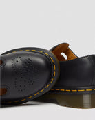 Bei PICK UP in Düsseldorf findest Du Dr. Martens, 8065 Black Smooth  und viel mehr von Dr. Martens