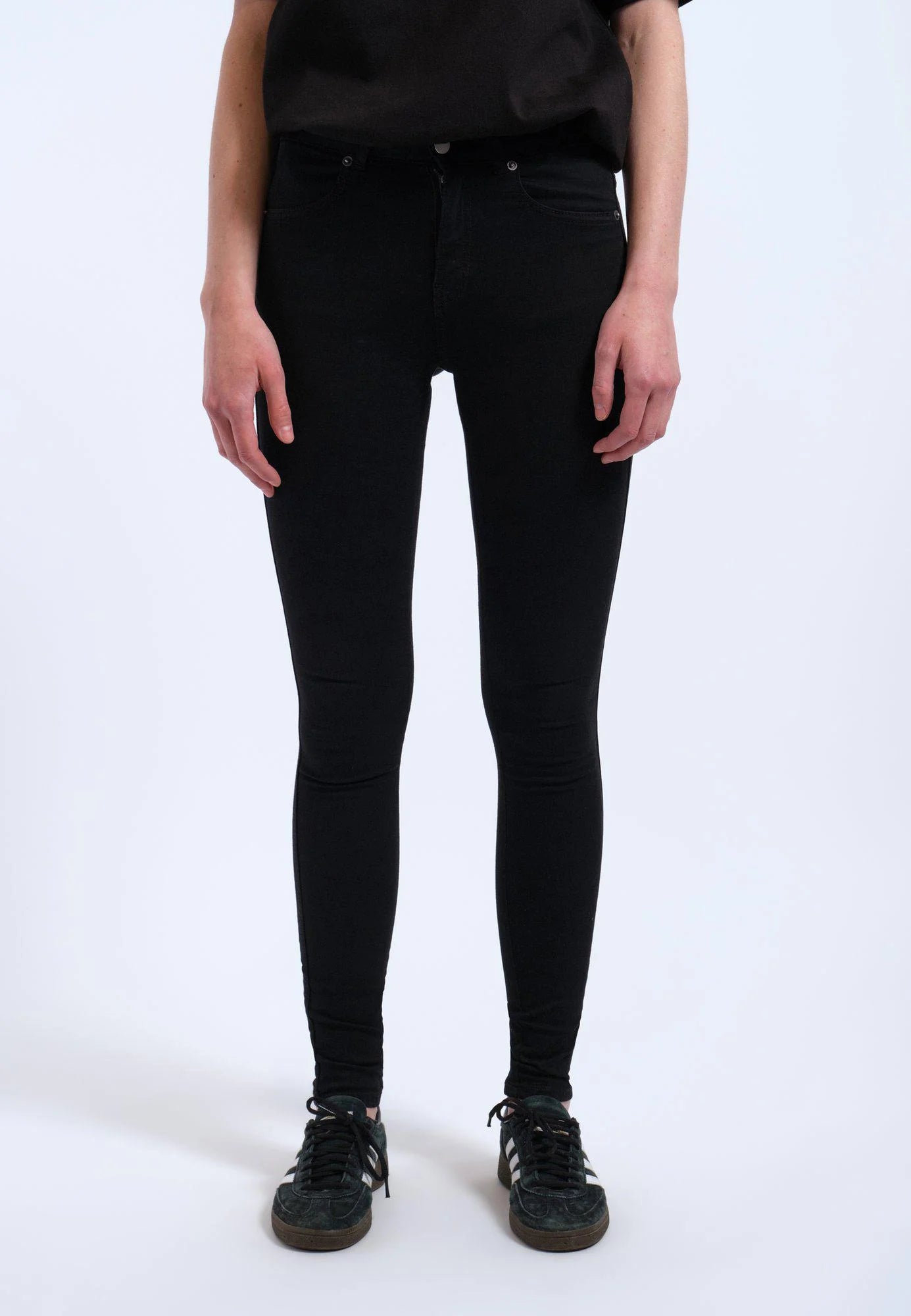Bei PICK UP in Düsseldorf findest Du Dr. Denim, Lexy, Black  und viel mehr von Dr. Denim