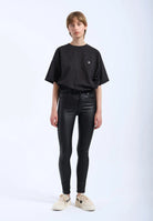 Bei PICK UP in Düsseldorf findest Du Dr. Denim, Lexy, Black Metal  und viel mehr von Dr. Denim