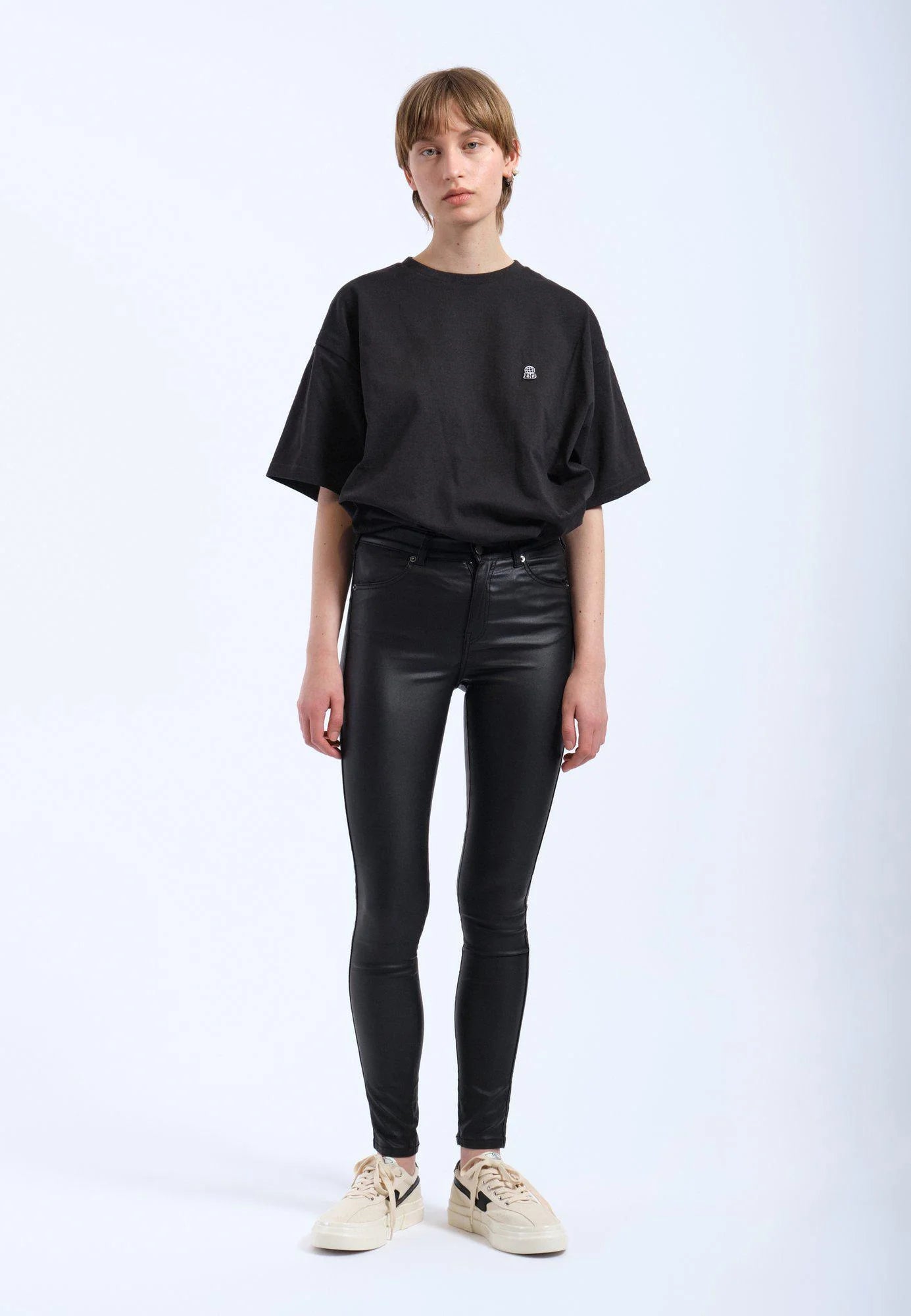 Bei PICK UP in Düsseldorf findest Du Dr. Denim, Lexy, Black Metal  und viel mehr von Dr. Denim