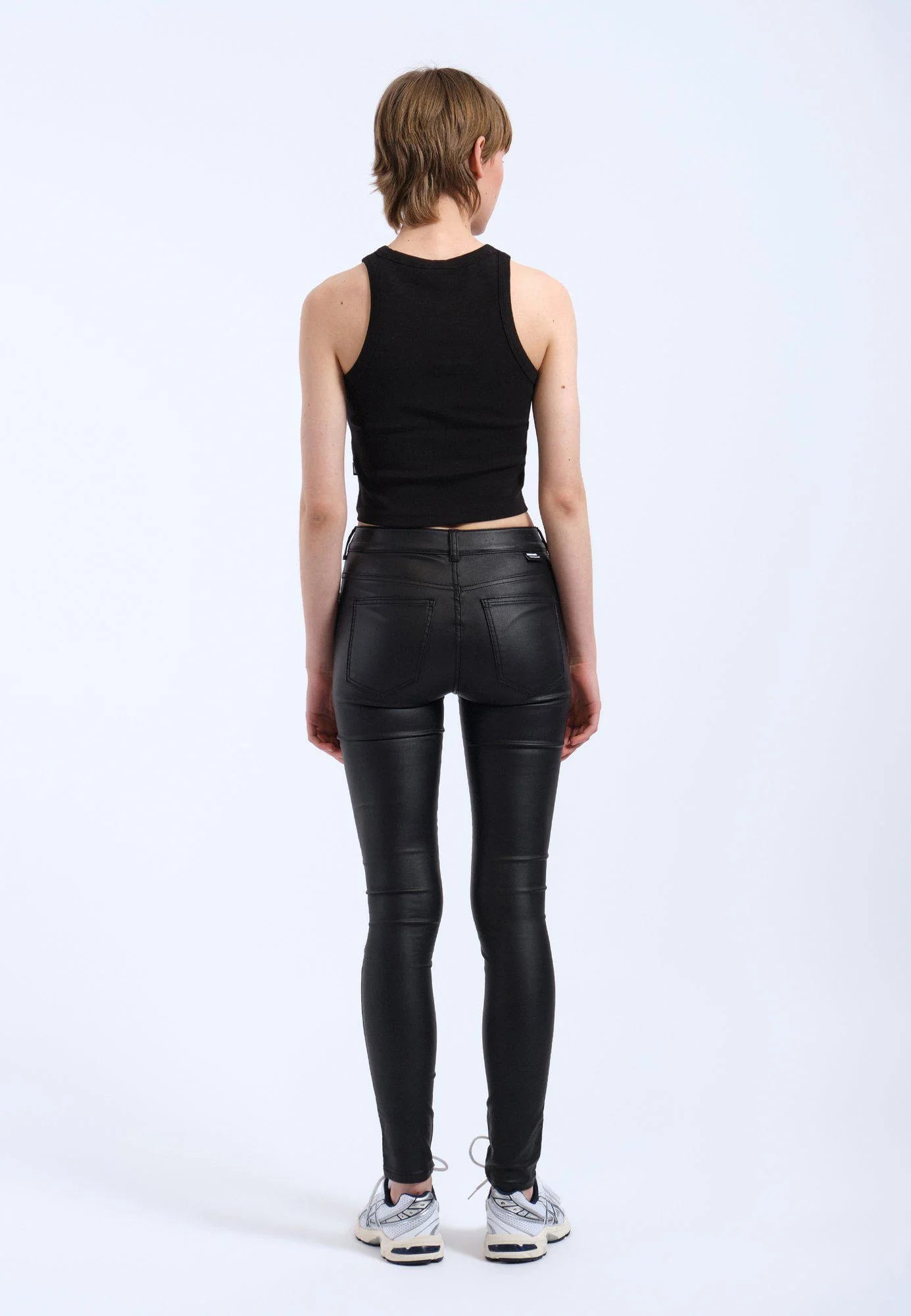 Bei PICK UP in Düsseldorf findest Du Dr. Denim, Lexy, Black Metal  und viel mehr von Dr. Denim