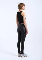 Bei PICK UP in Düsseldorf findest Du Dr. Denim, Lexy, Black Metal  und viel mehr von Dr. Denim