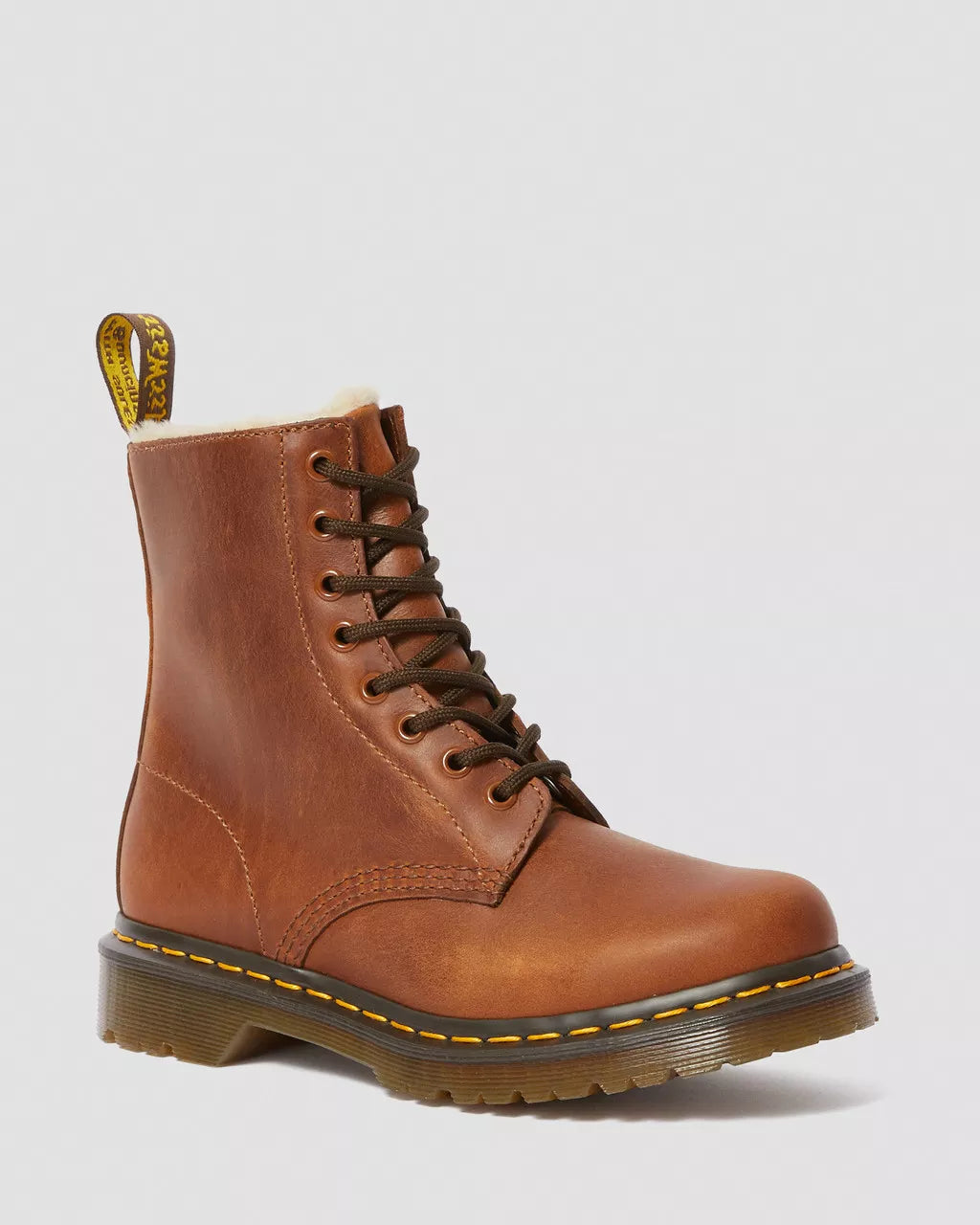 Bei PICK UP in Düsseldorf findest Du Dr. Martens, 1460 Serena Butterscotch Orleans  und viel mehr von Dr. Martens