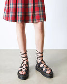 Bei PICK UP in Düsseldorf findest Du Dr. Martens, Nartilla Black Hydro Leather  und viel mehr von Dr. Martens