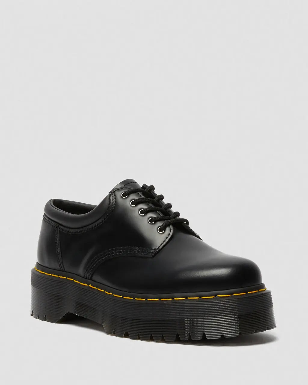Bei PICK UP in Düsseldorf findest Du Dr. Martens, 8053 Quad Black Polished Smooth  und viel mehr von Dr. Martens