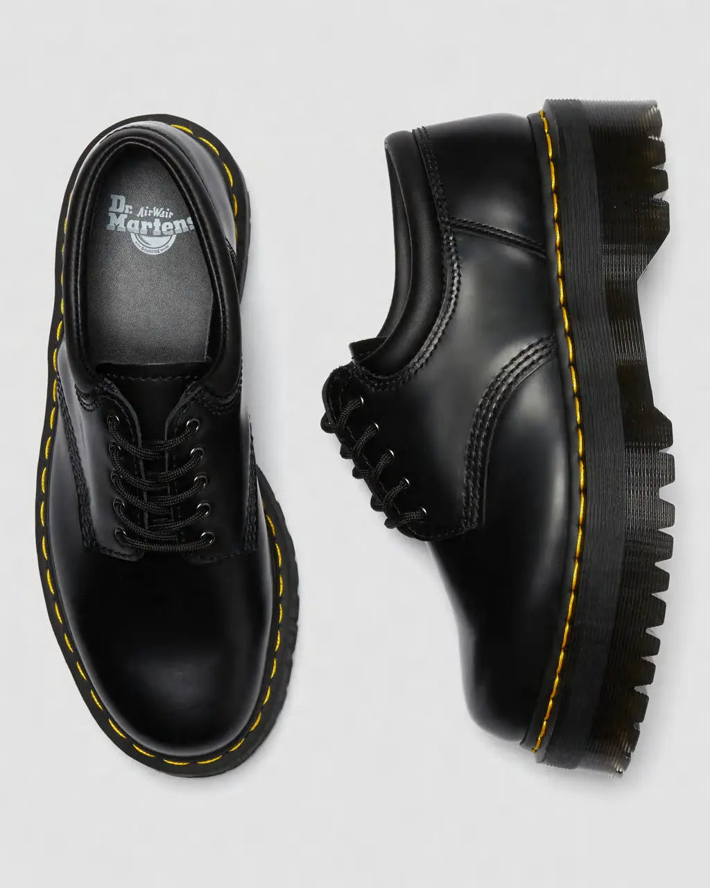 Bei PICK UP in Düsseldorf findest Du Dr. Martens, 8053 Quad Black Polished Smooth  und viel mehr von Dr. Martens