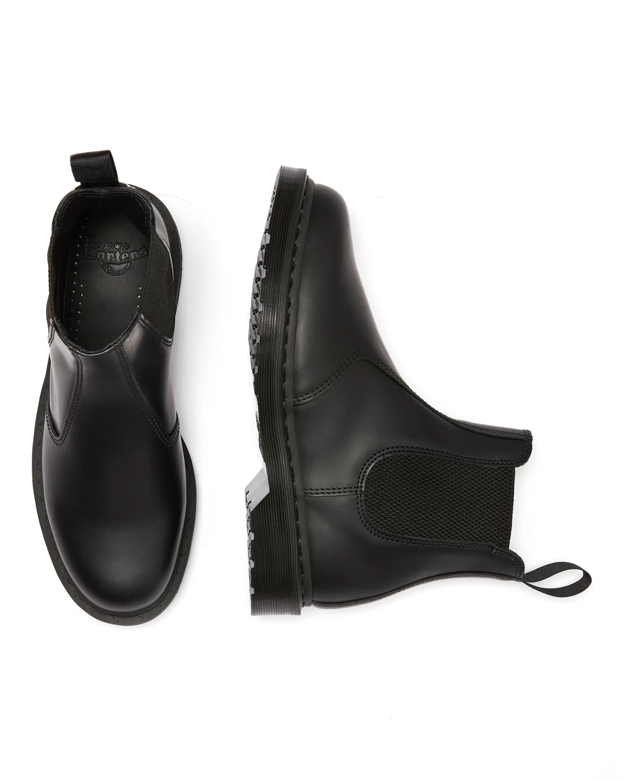 Bei PICK UP in Düsseldorf findest Du Dr. Martens, 2976 MONO Black Smooth  und viel mehr von Dr. Martens