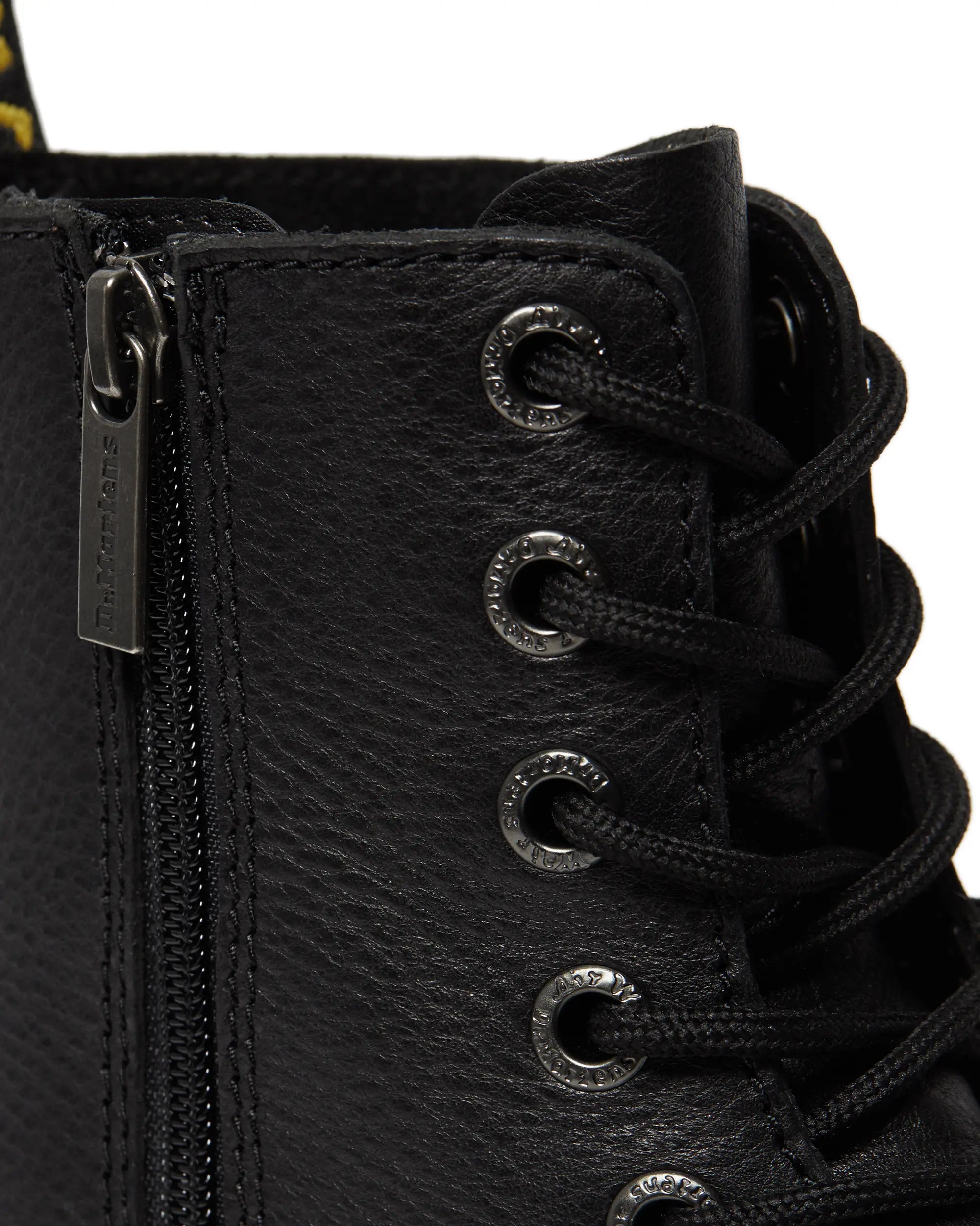 Bei PICK UP in Düsseldorf findest Du Dr. Martens, Jadon Iii Black Pisa  und viel mehr von Dr. Martens
