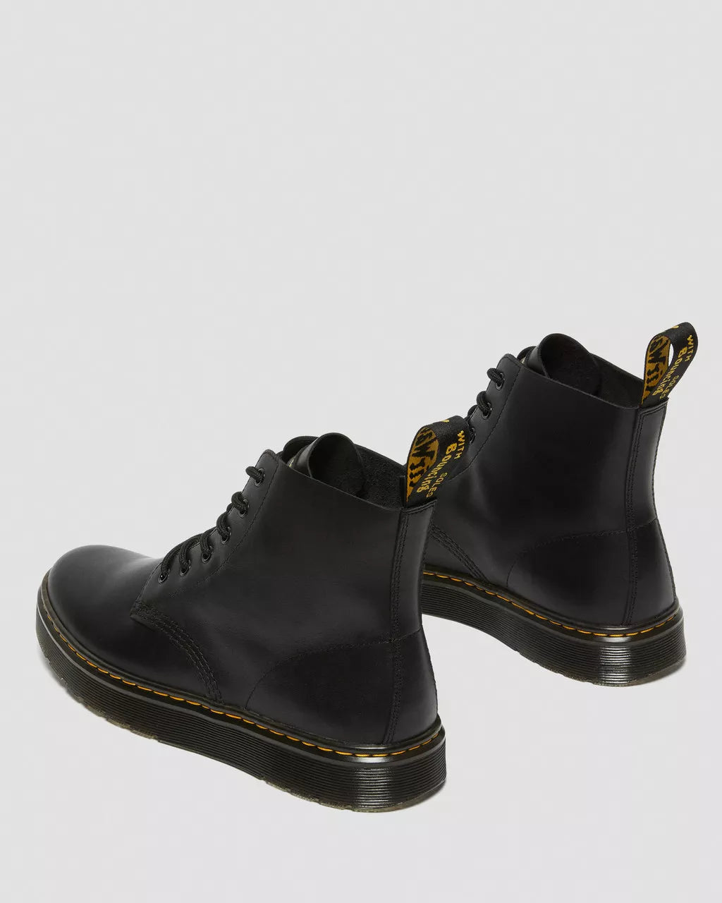 Bei PICK UP in Düsseldorf findest Du Dr. Martens, Thurston Chukka Black Lusso  und viel mehr von Dr. Martens