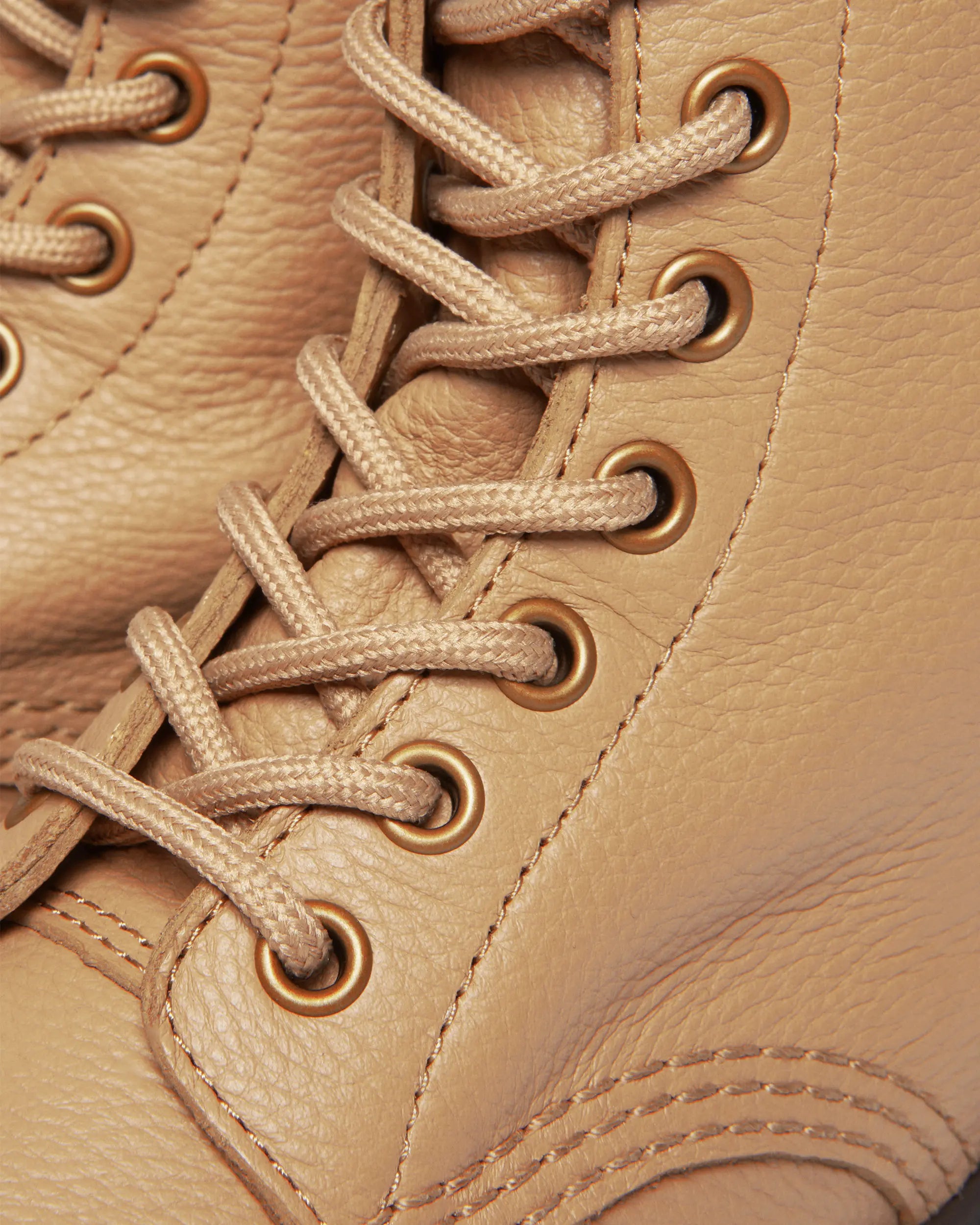 Bei PICK UP in Düsseldorf findest Du Dr. Martens, 1460 Pascal Savannah Tan Virginia und viel mehr von Dr. Martens