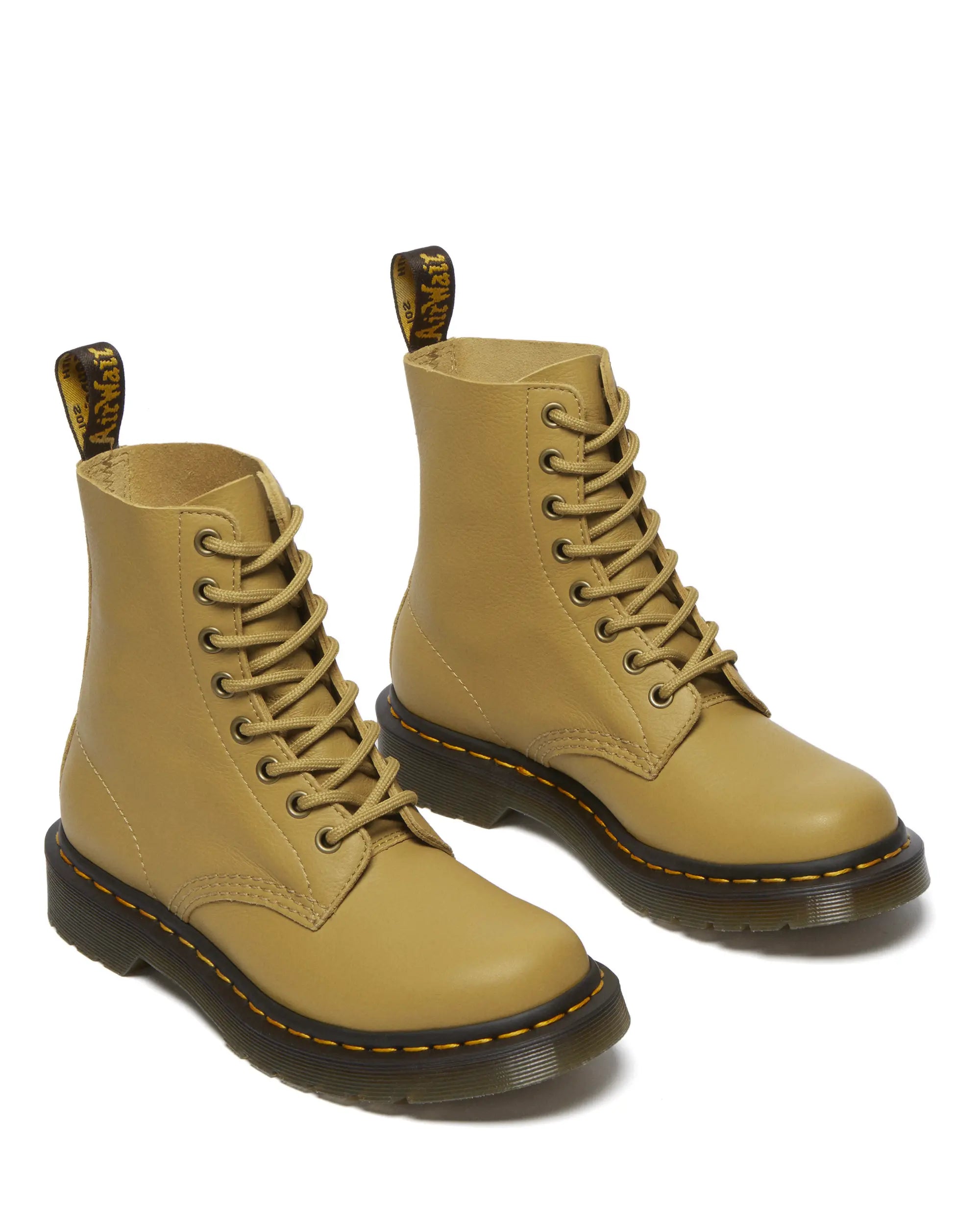 Bei PICK UP in Düsseldorf findest Du Dr. Martens, 1460 Pascal Mustard Virginia  und viel mehr von Dr. Martens