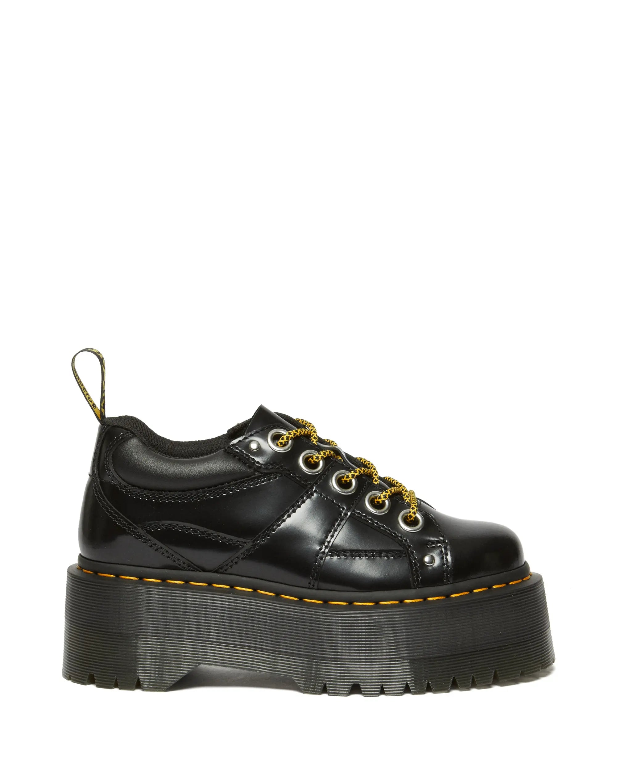 Bei PICK UP in Düsseldorf findest Du Dr. Martens, 5i Quad Max Black Buttero und viel mehr von Dr. Martens