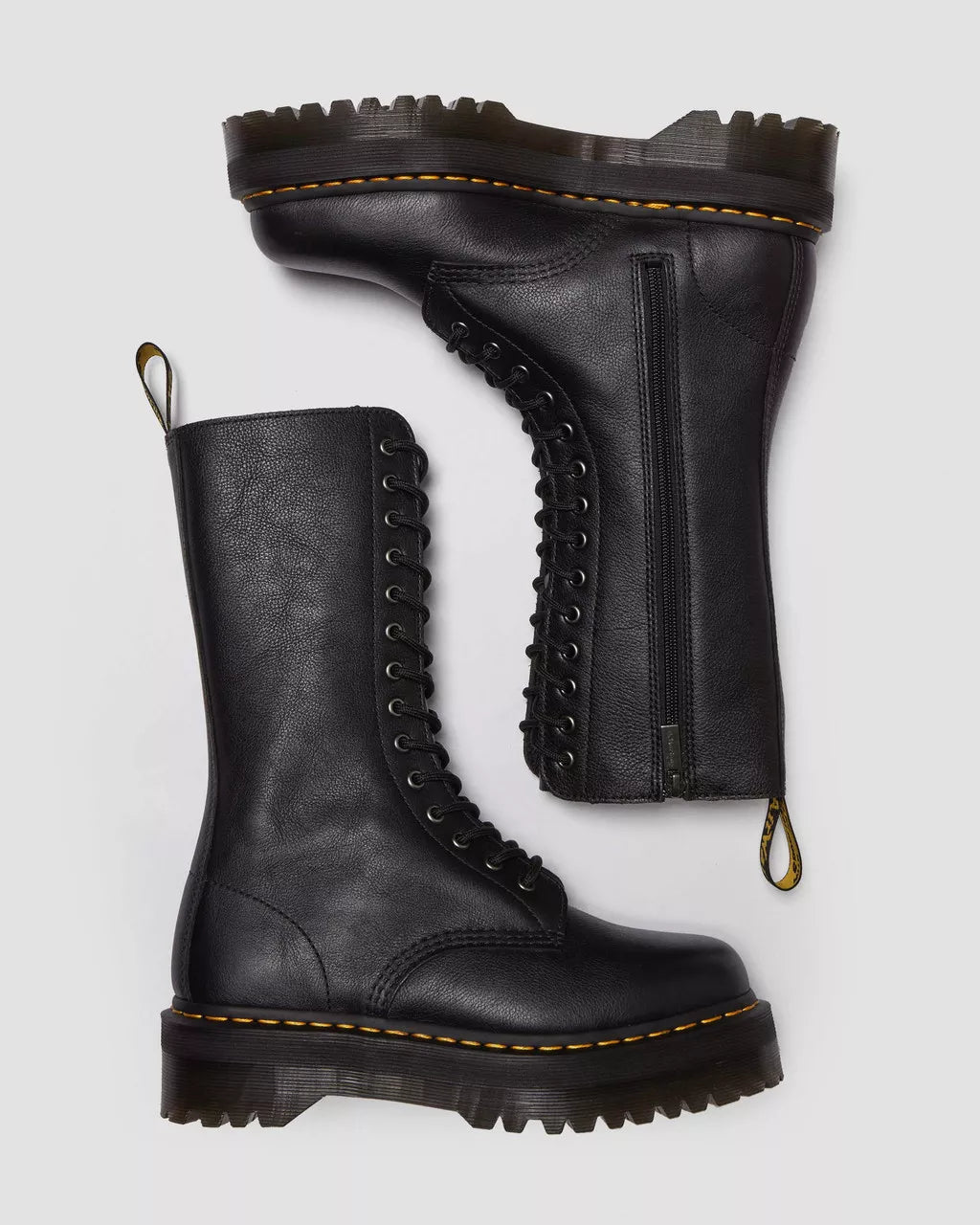 Bei PICK UP in Düsseldorf findest Du Dr. Martens, 1b99 Quad  Black Pisa  und viel mehr von Dr. Martens
