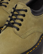 Bei PICK UP in Düsseldorf findest Du Dr. Martens, 8053 Quad  Muted Olive Tumbled Nubuck  und viel mehr von Dr. Martens