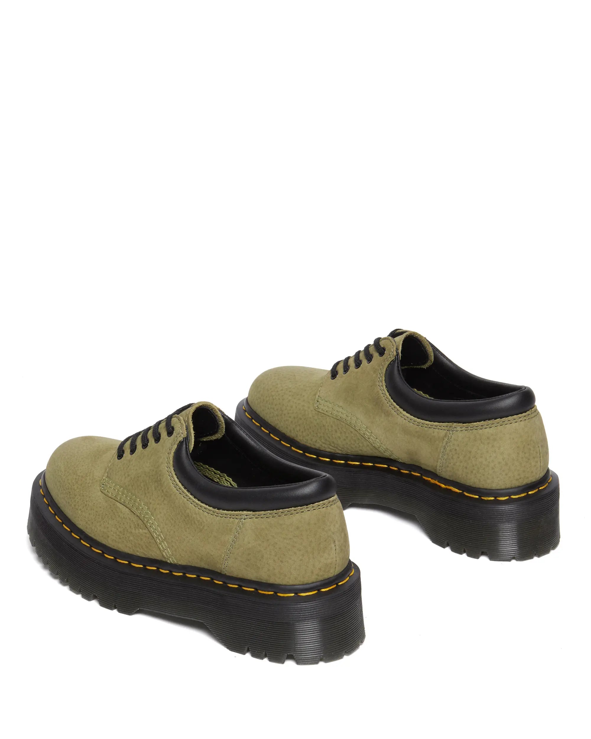 Bei PICK UP in Düsseldorf findest Du Dr. Martens, 8053 Quad  Muted Olive Tumbled Nubuck  und viel mehr von Dr. Martens