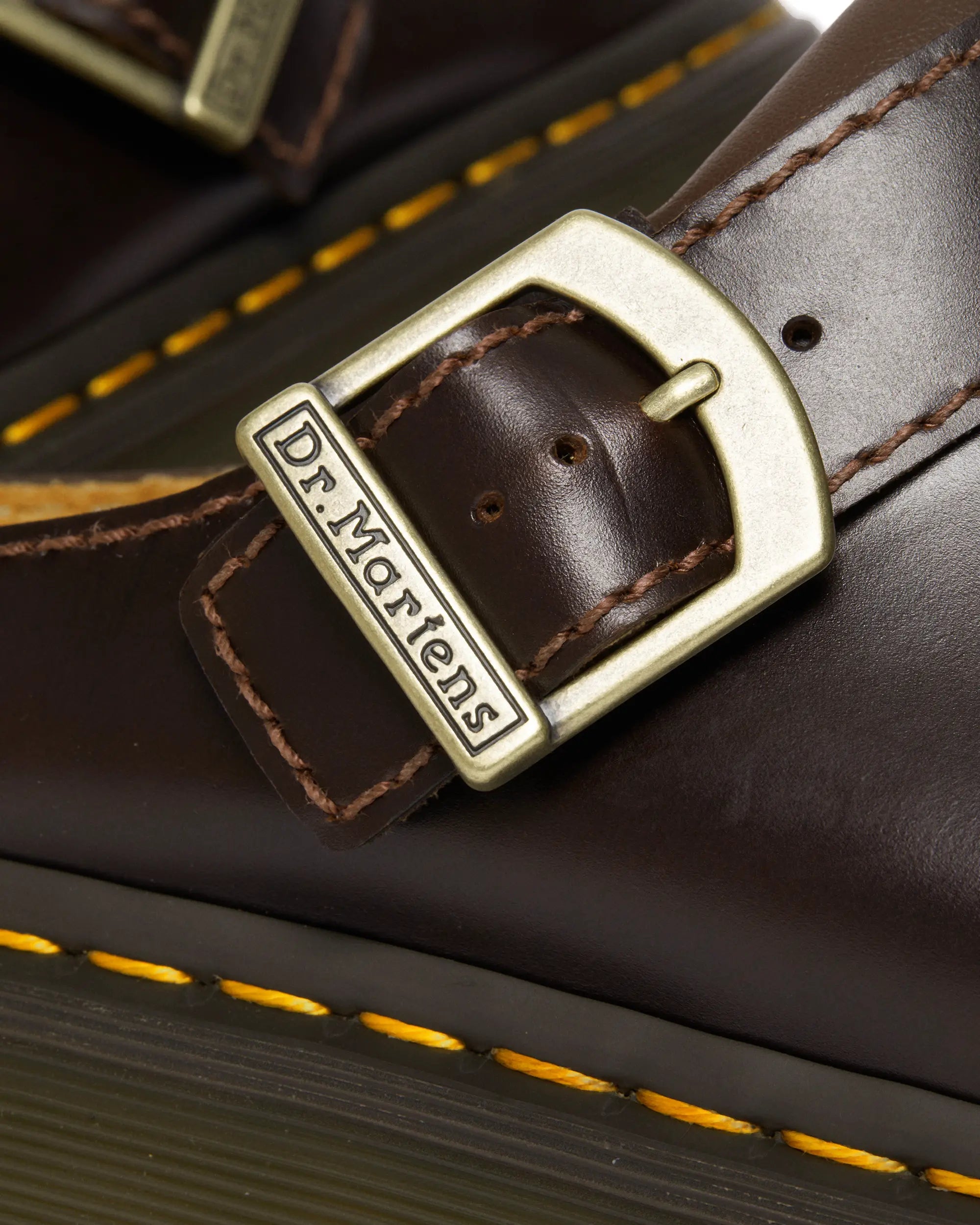 Bei PICK UP in Düsseldorf findest Du Dr. Martens, Laketen Charro Atlas und viel mehr von Dr. Martens