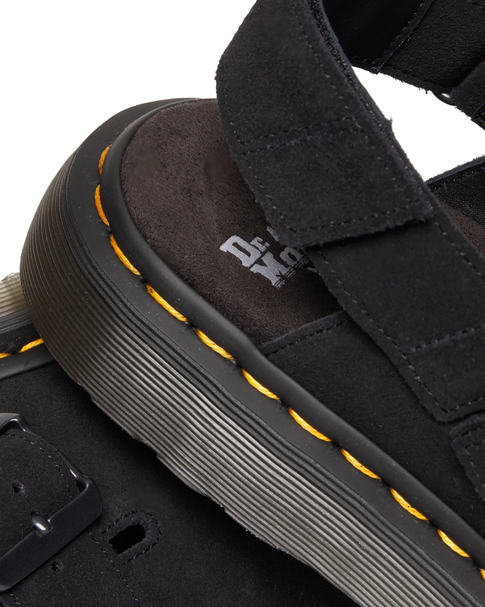 Bei PICK UP in Düsseldorf findest Du Dr. Martens, Jorge Ii Black E.H Suede  und viel mehr von Dr. Martens
