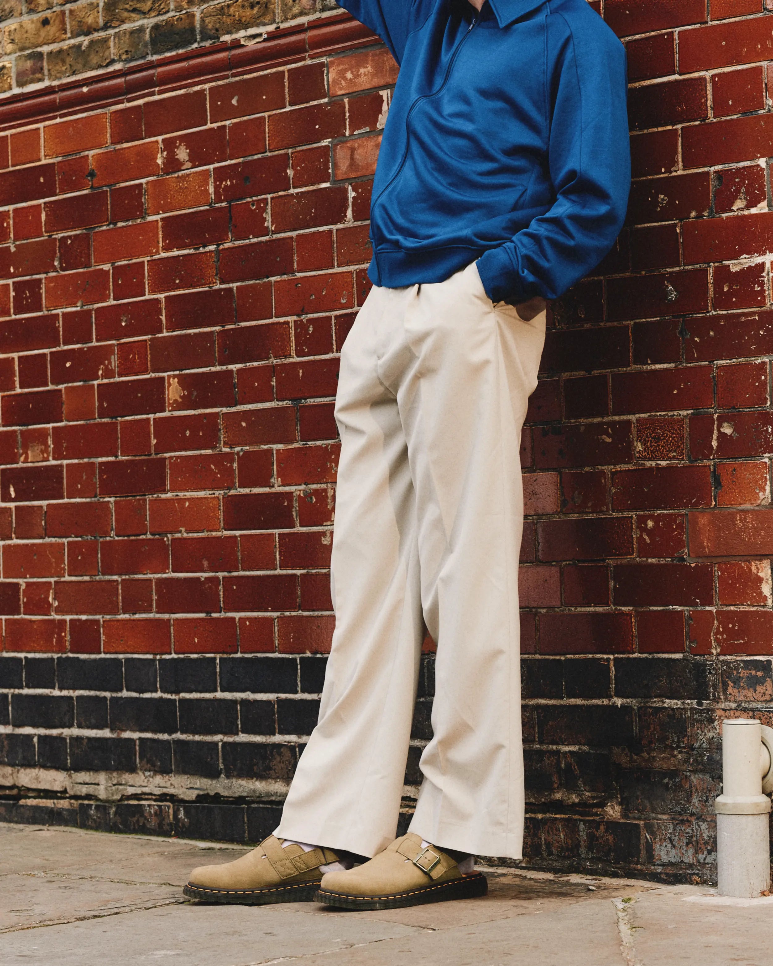 Bei PICK UP in Düsseldorf findest Du Dr. Martens, Jorge Ii Savannah Tan Tumbled Nubuck und viel mehr von Dr. Martens