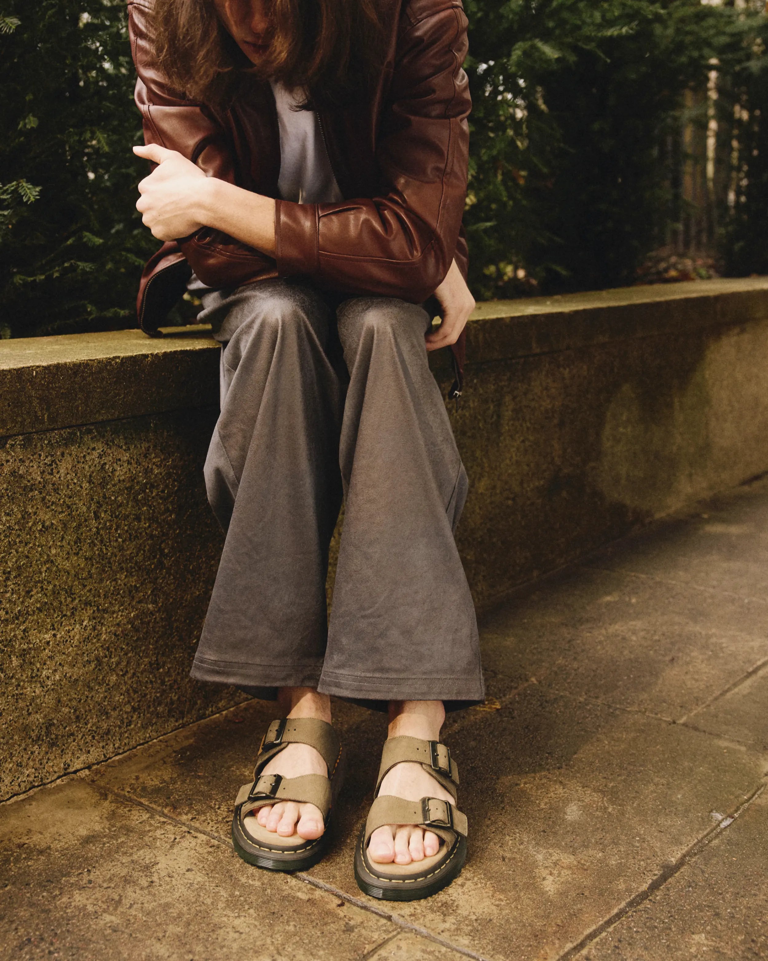 Bei PICK UP in Düsseldorf findest Du Dr. Martens, Josef Savannah Tan Tumbled Nubuck und viel mehr von Dr. Martens