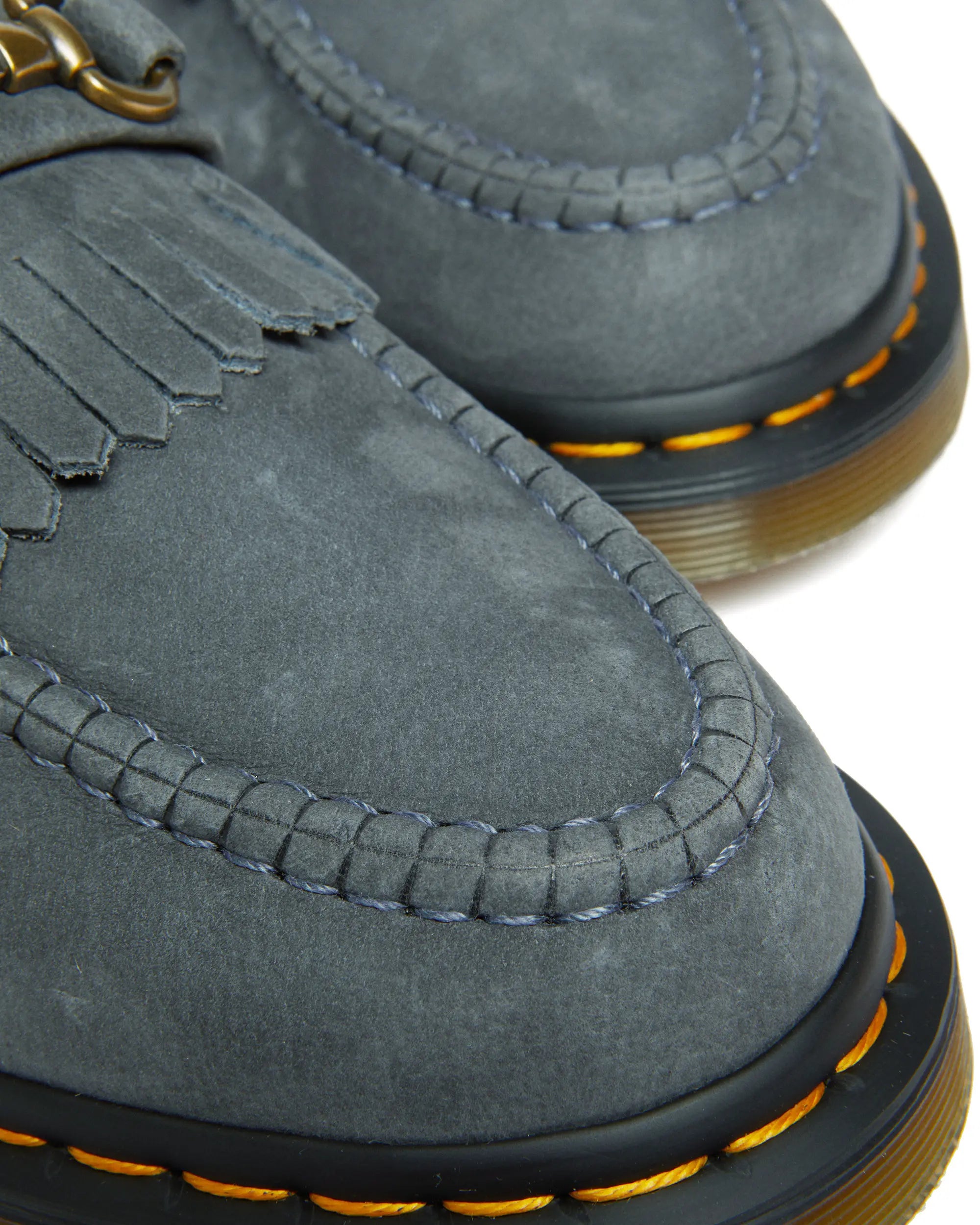 Bei PICK UP in Düsseldorf findest Du Dr. Martens, Adrian Snaffle Washed Denim Tumbled Nubuck und viel mehr von Dr. Martens