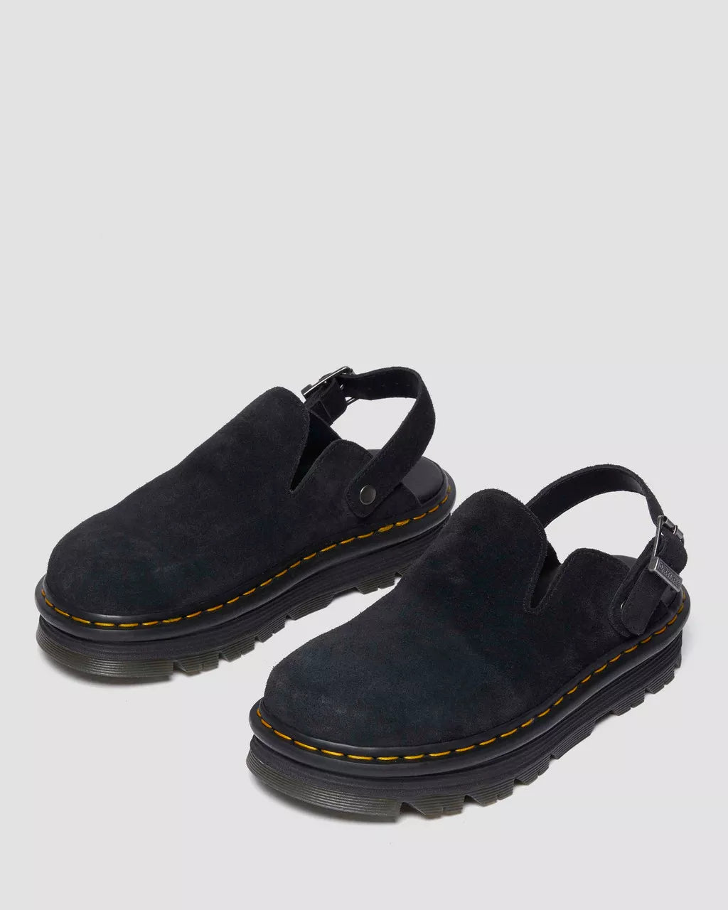 Bei PICK UP in Düsseldorf findest Du Dr. Martens, Zebzag Mule Black Eh Suede  und viel mehr von Dr. Martens