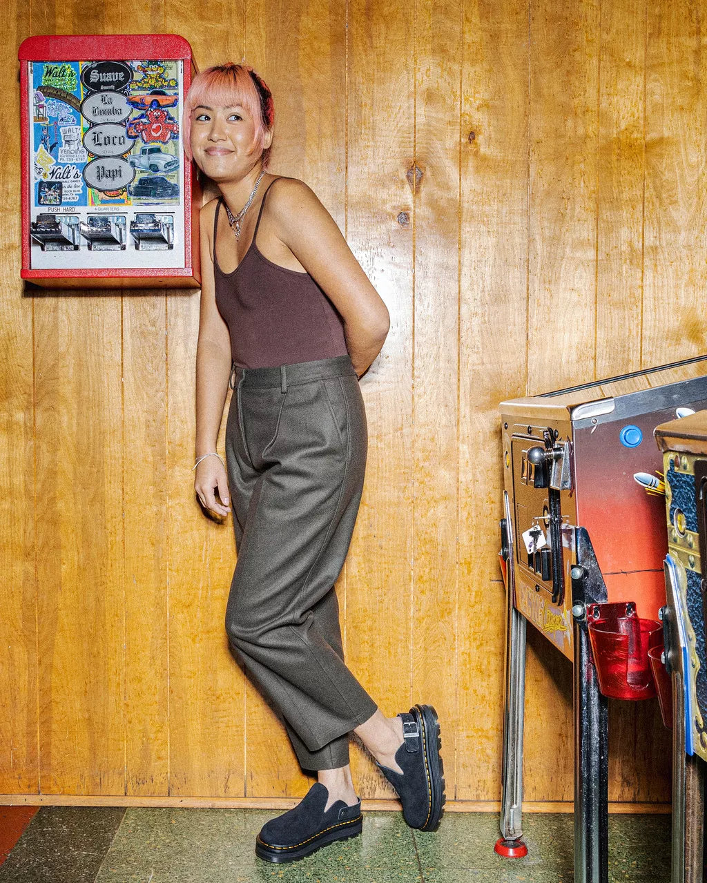 Bei PICK UP in Düsseldorf findest Du Dr. Martens, Zebzag Mule Black Eh Suede  und viel mehr von Dr. Martens