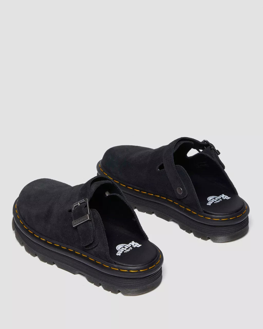 Bei PICK UP in Düsseldorf findest Du Dr. Martens, Zebzag Mule Black Eh Suede  und viel mehr von Dr. Martens