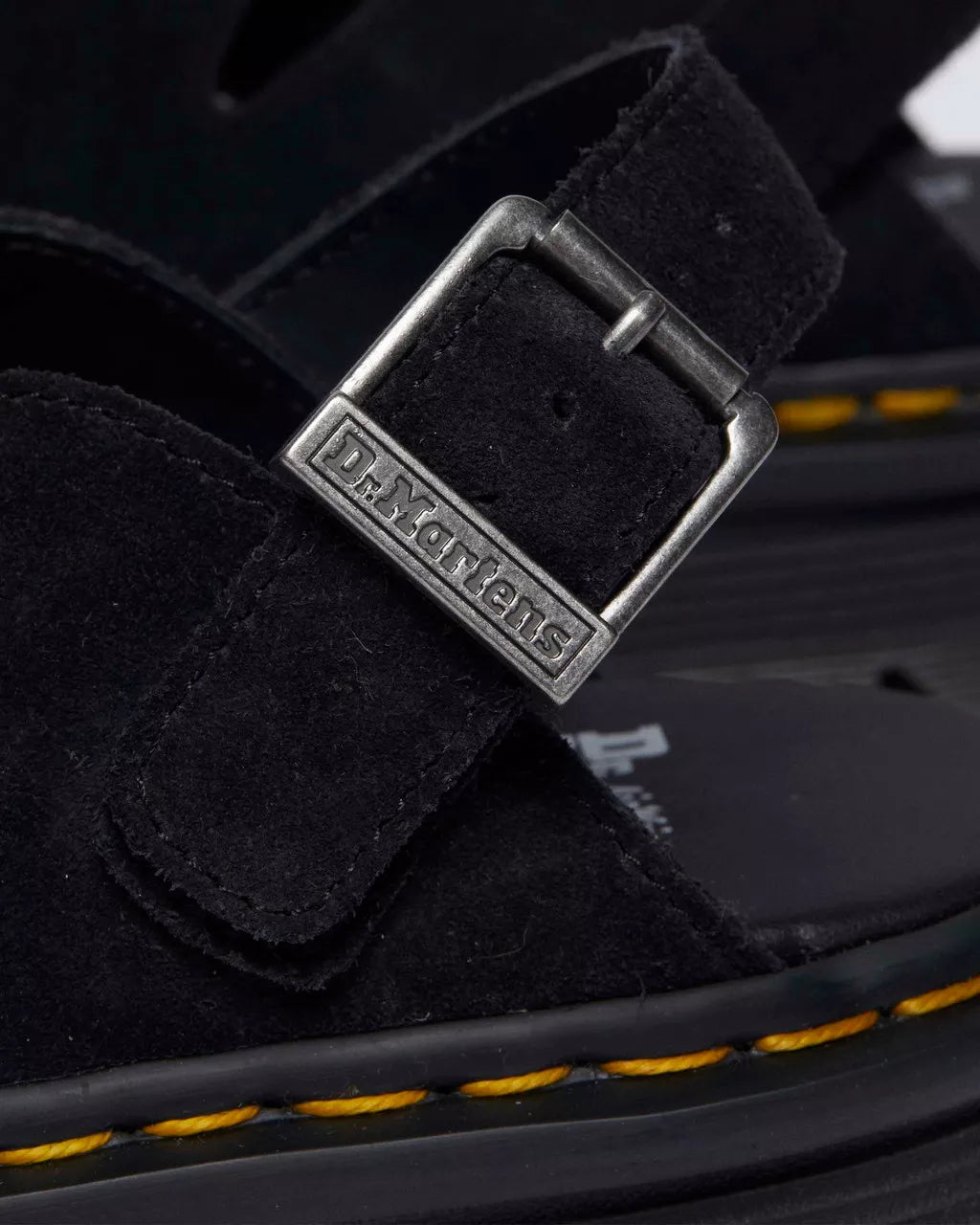Bei PICK UP in Düsseldorf findest Du Dr. Martens, Zebzag Mule Black Eh Suede  und viel mehr von Dr. Martens