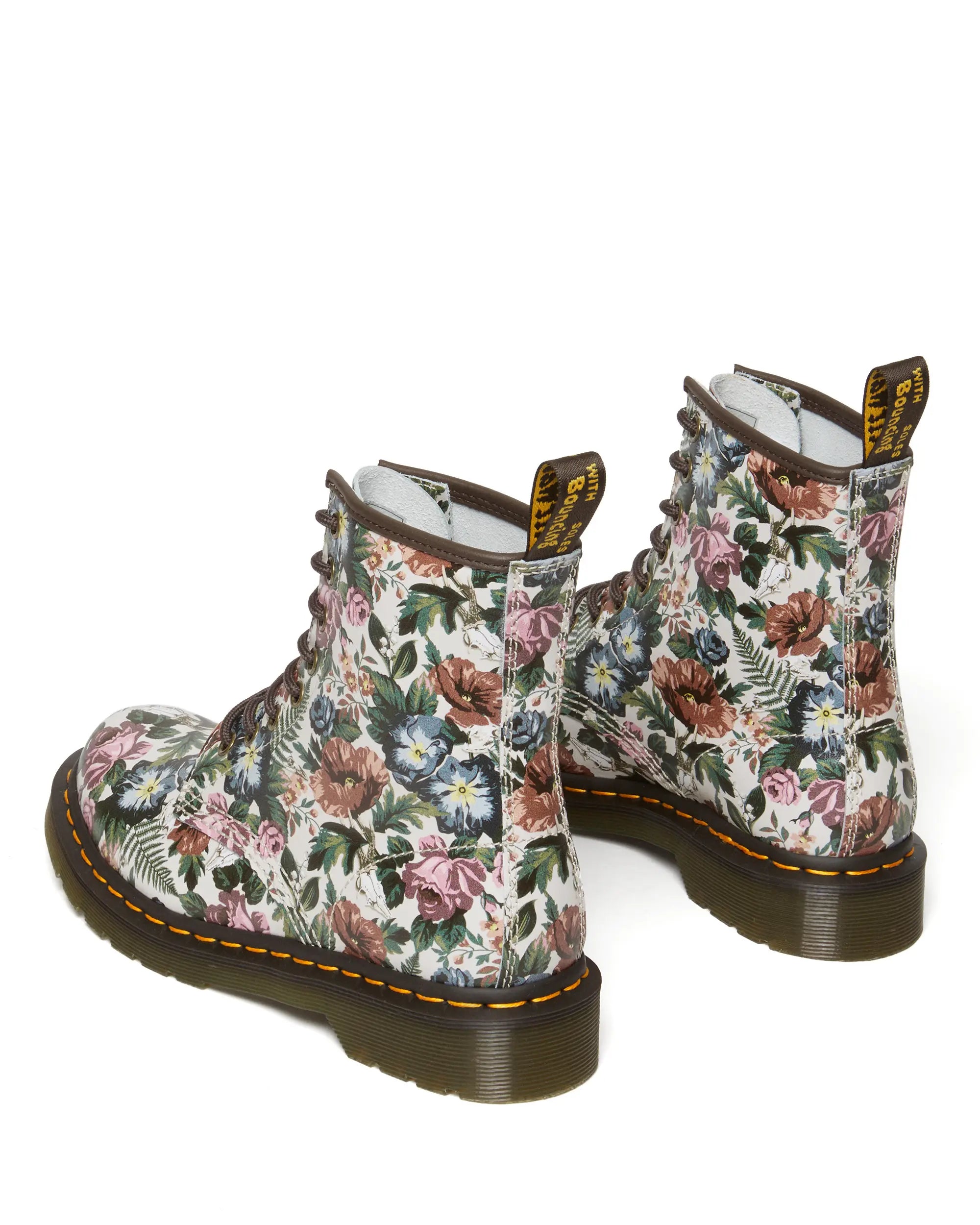 Bei PICK UP in Düsseldorf findest Du Dr. Martens, 1460 W Multi Floral Garden Print Backhand und viel mehr von Dr. Martens