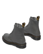 Bei PICK UP in Düsseldorf findest Du Dr. Martens, 1460 Pascal Gunmetal Virginia  und viel mehr von Dr. Martens