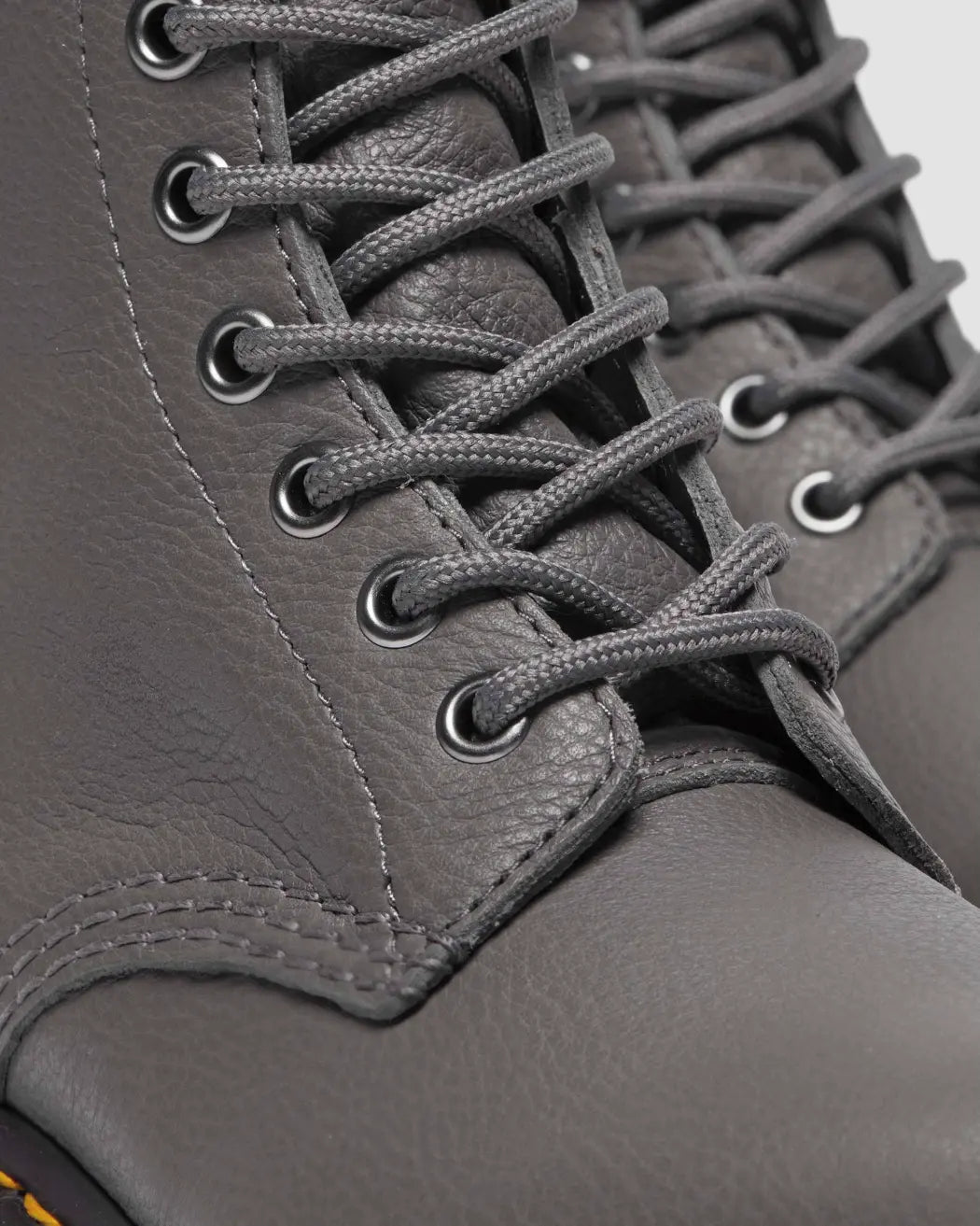 Bei PICK UP in Düsseldorf findest Du Dr. Martens, 1460 Pascal Gunmetal Virginia  und viel mehr von Dr. Martens