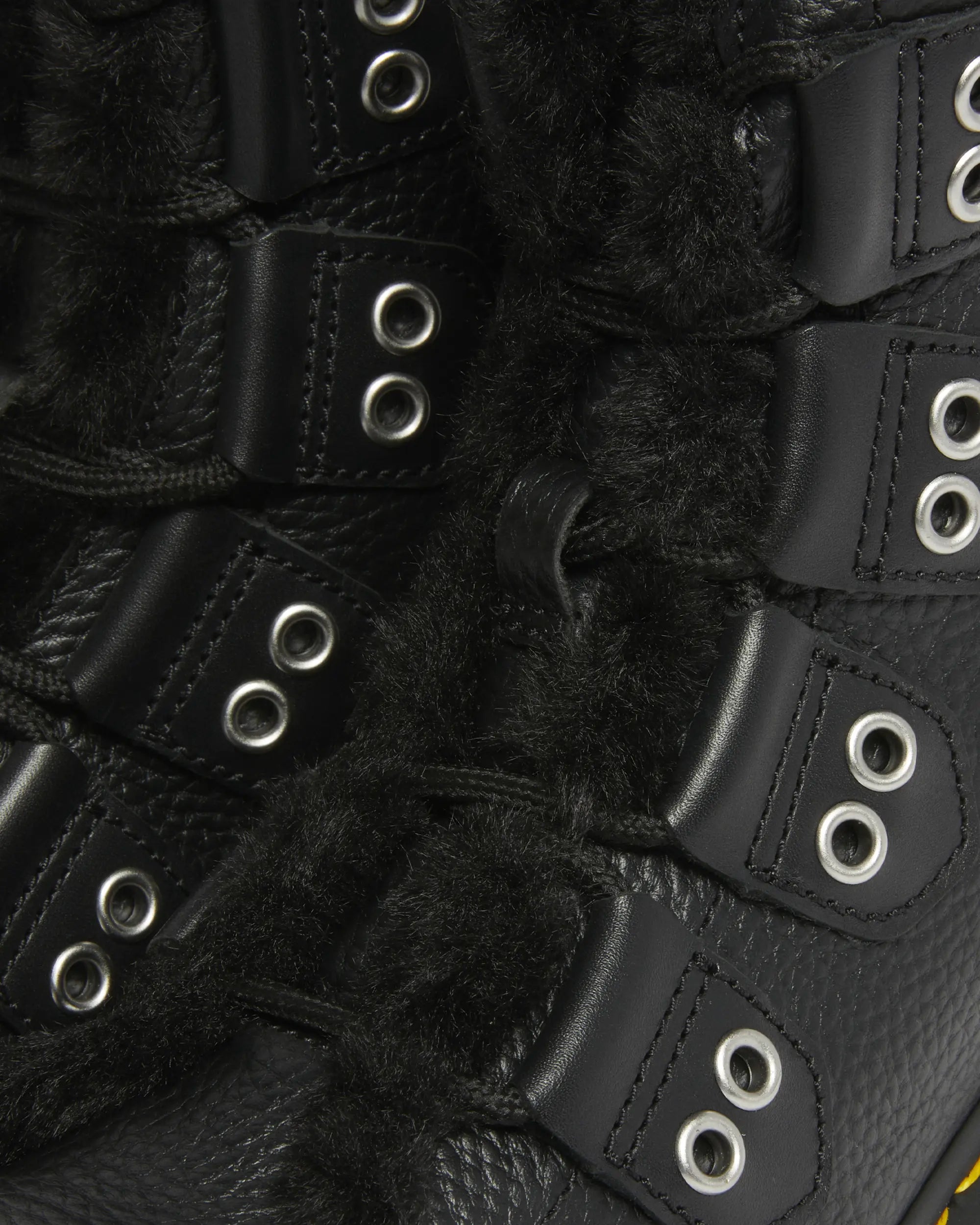 Bei PICK UP in Düsseldorf findest Du Dr. Martens, 1460 Ltt Fl Black Milled Nappa+Wanama+Milo Fur und viel mehr von Dr. Martens