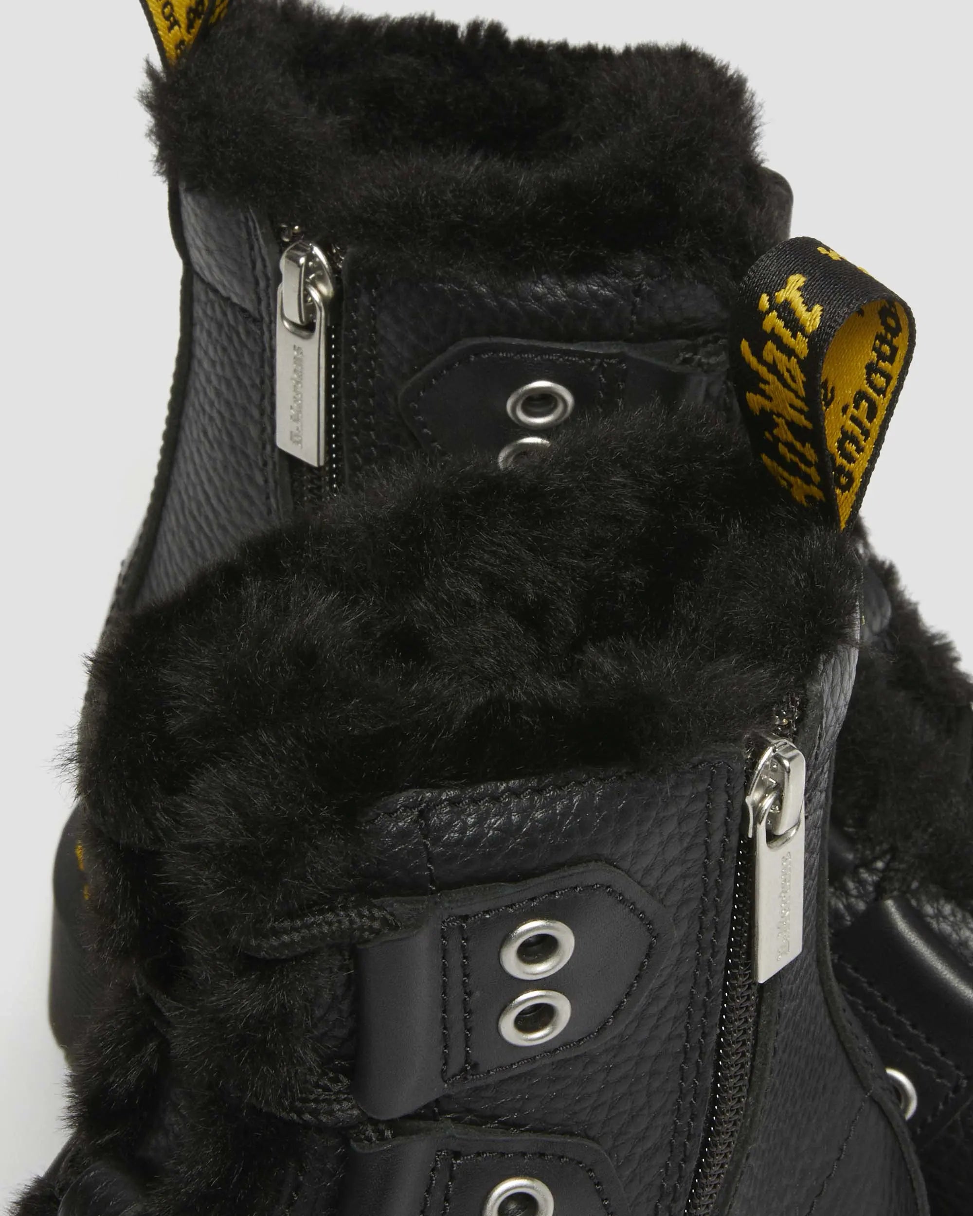 Bei PICK UP in Düsseldorf findest Du Dr. Martens, 1460 Ltt Fl Black Milled Nappa+Wanama+Milo Fur und viel mehr von Dr. Martens