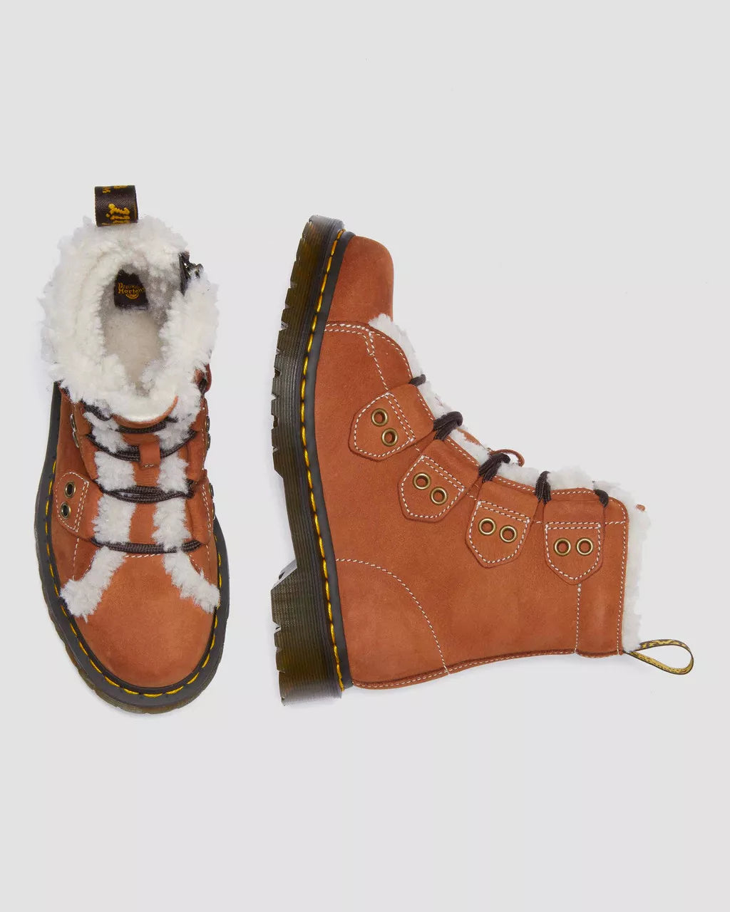 Bei PICK UP in Düsseldorf findest Du Dr. Martens, 1460 Ltt Fl Tan Buttersoft Wp  und viel mehr von Dr. Martens
