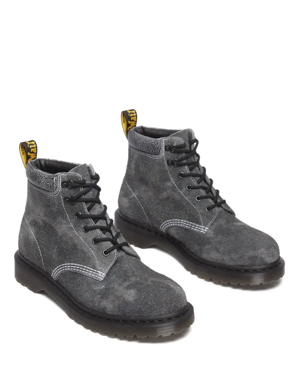 Bei PICK UP in Düsseldorf findest Du Dr. Martens, 939 Black/Gunmetal Black/Optical White Stonewashed Hairy Suede Mb Cracked Effect Suede  und viel mehr von Dr. Martens