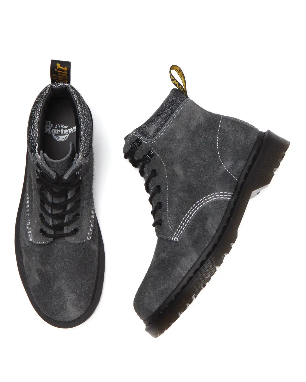 Bei PICK UP in Düsseldorf findest Du Dr. Martens, 939 Black/Gunmetal Black/Optical White Stonewashed Hairy Suede Mb Cracked Effect Suede  und viel mehr von Dr. Martens