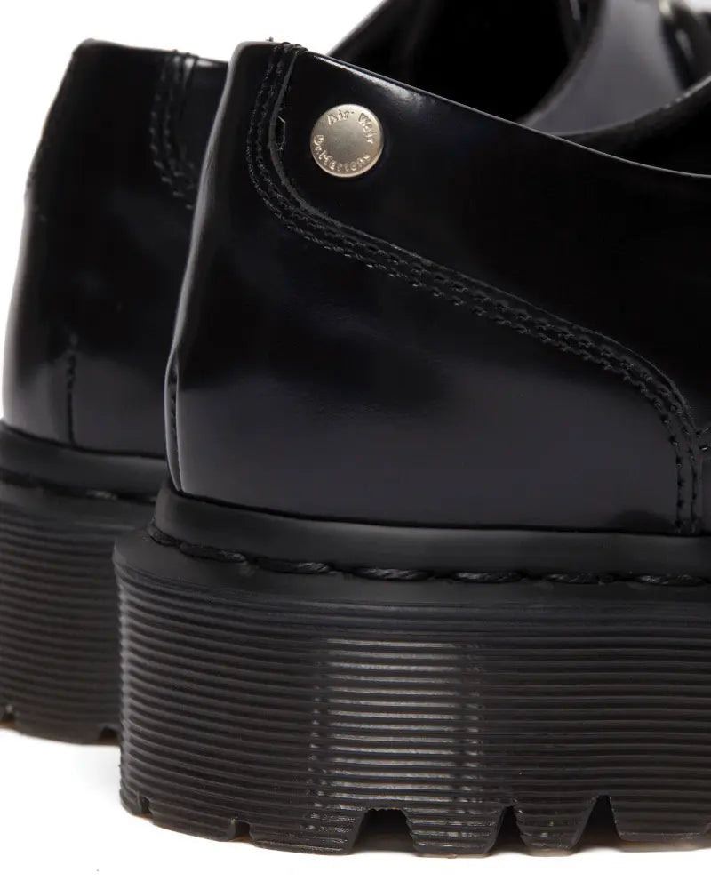 Bei PICK UP in Düsseldorf findest Du Dr. Martens, Zeffir 5i Black Buttero  und viel mehr von Dr. Martens