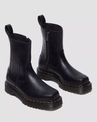 Bei PICK UP in Düsseldorf findest Du Dr. Martens, Amaayah Lo Black Orleans  und viel mehr von Dr. Martens