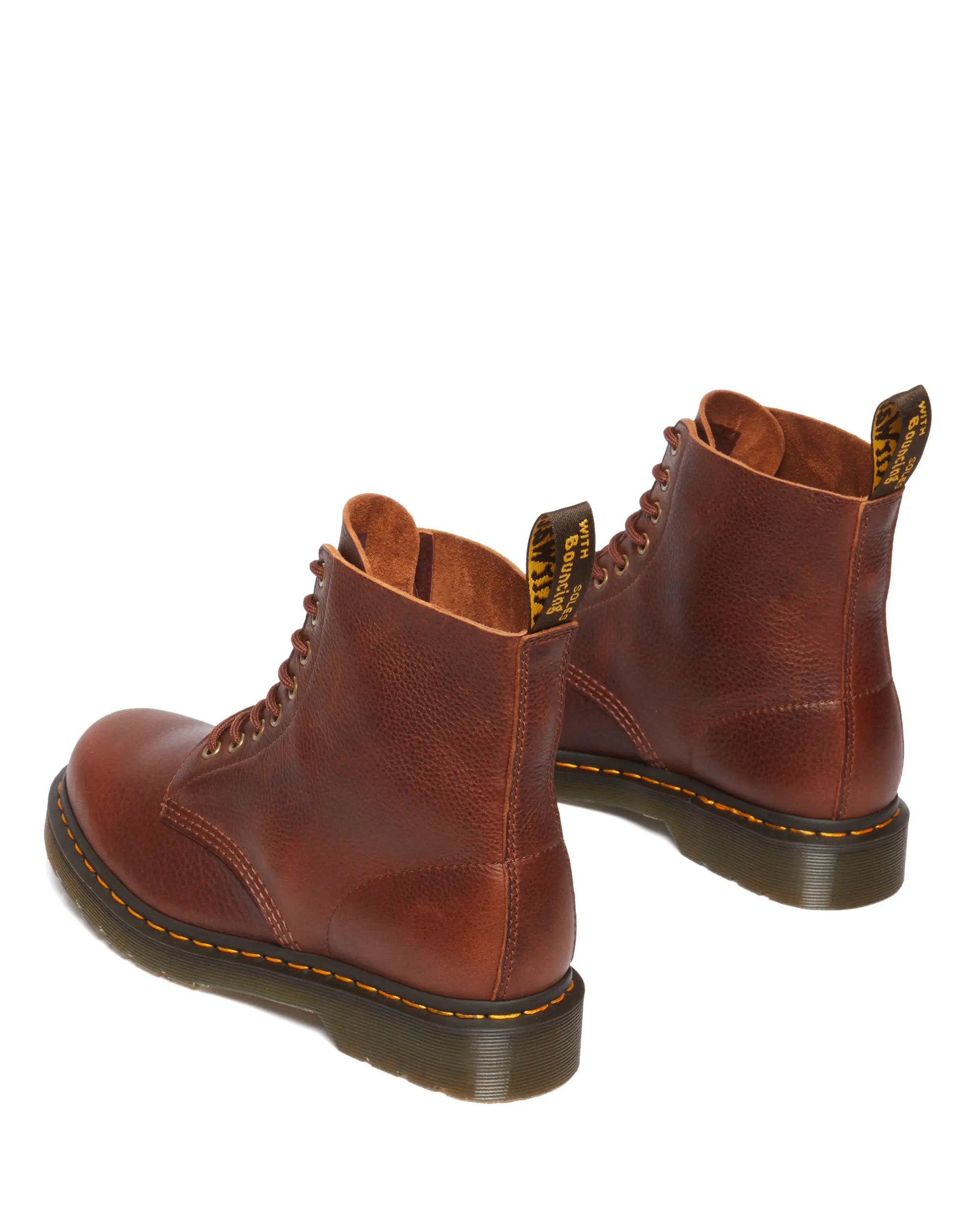 Bei PICK UP in Düsseldorf findest Du Dr. Martens, 1460 Pascal Cashew Ambassador  und viel mehr von Dr. Martens