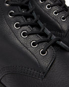 Bei PICK UP in Düsseldorf findest Du Dr. Martens, 1460 Pascal Black Ambassador  und viel mehr von Dr. Martens