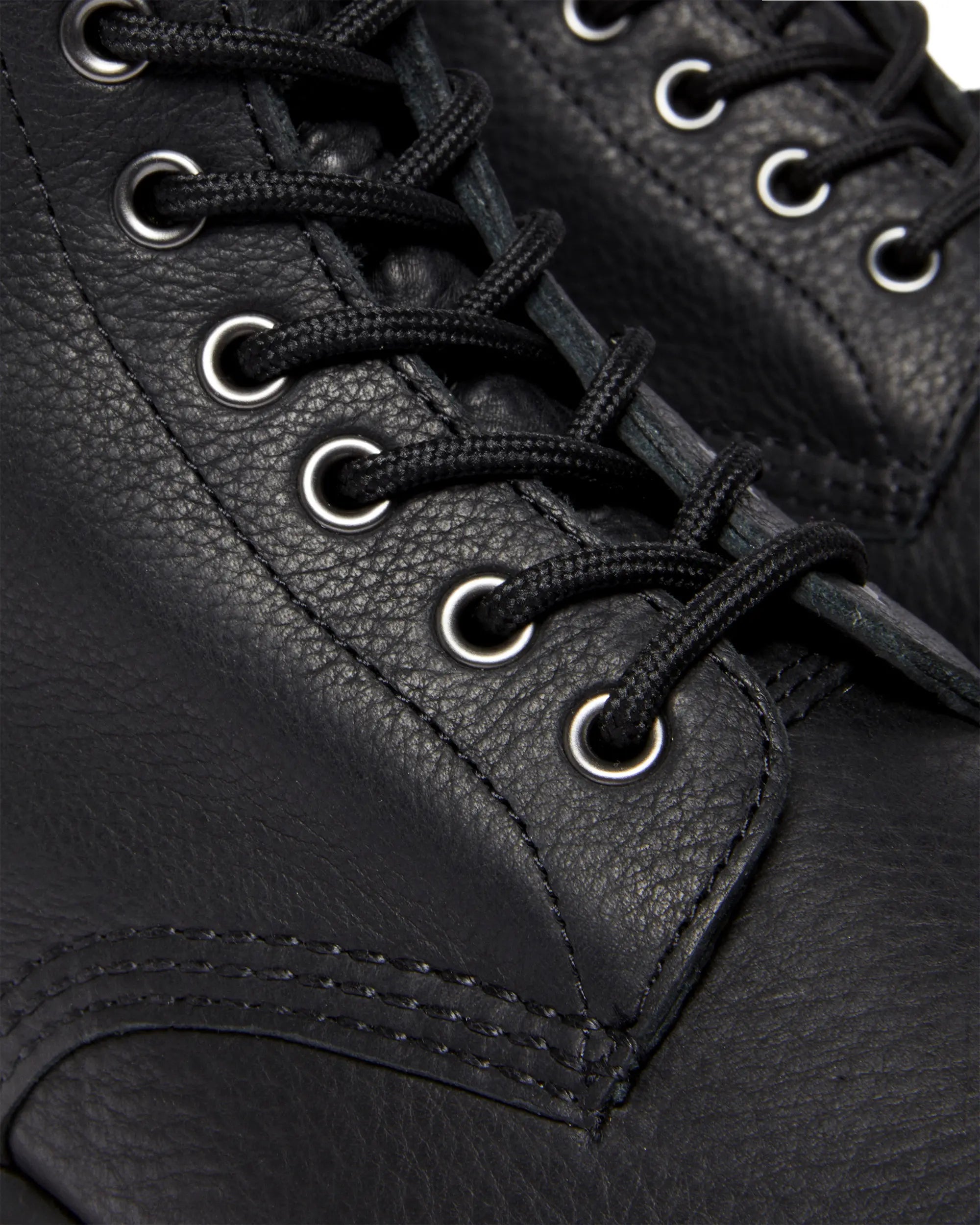 Bei PICK UP in Düsseldorf findest Du Dr. Martens, 1460 Pascal Black Ambassador  und viel mehr von Dr. Martens