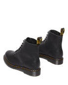 Bei PICK UP in Düsseldorf findest Du Dr. Martens, 1460 Pascal Black Ambassador  und viel mehr von Dr. Martens