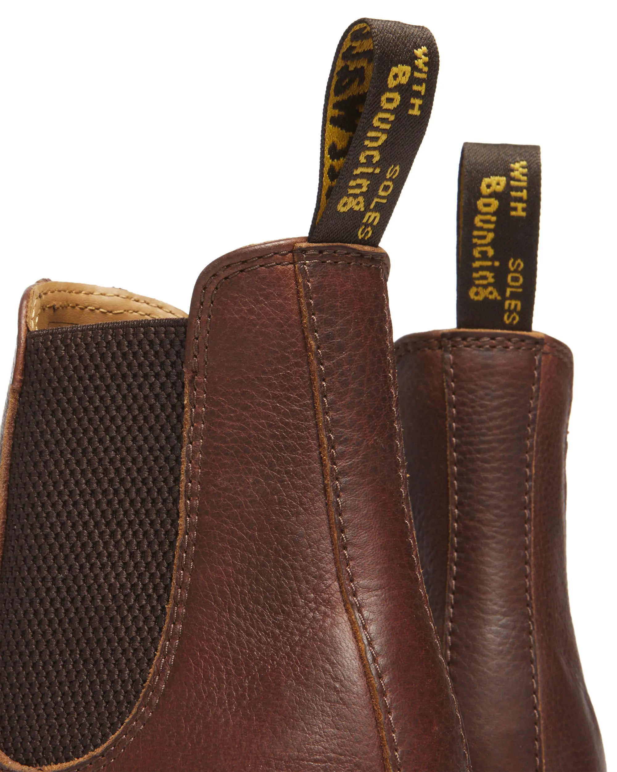 Bei PICK UP in Düsseldorf findest Du Dr. Martens, 2976 Cashew Ambassador  und viel mehr von Dr. Martens
