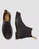 Bei PICK UP in Düsseldorf findest Du Dr. Martens, 2976 Black Ambassador  und viel mehr von Dr. Martens