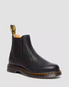 Bei PICK UP in Düsseldorf findest Du Dr. Martens, 2976 Black Ambassador  und viel mehr von Dr. Martens