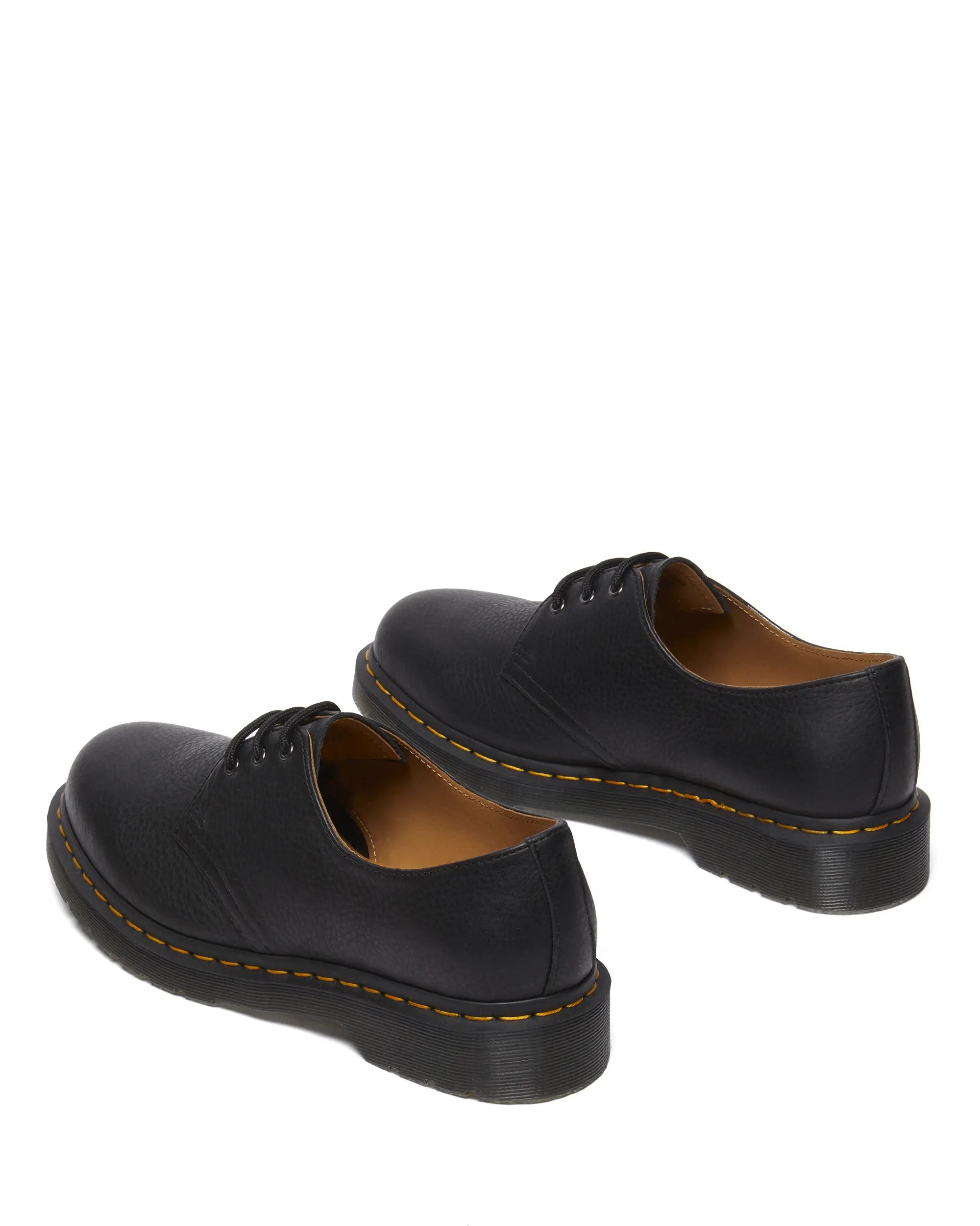Bei PICK UP in Düsseldorf findest Du Dr. Martens, 1461 Black Ambassador  und viel mehr von Dr. Martens