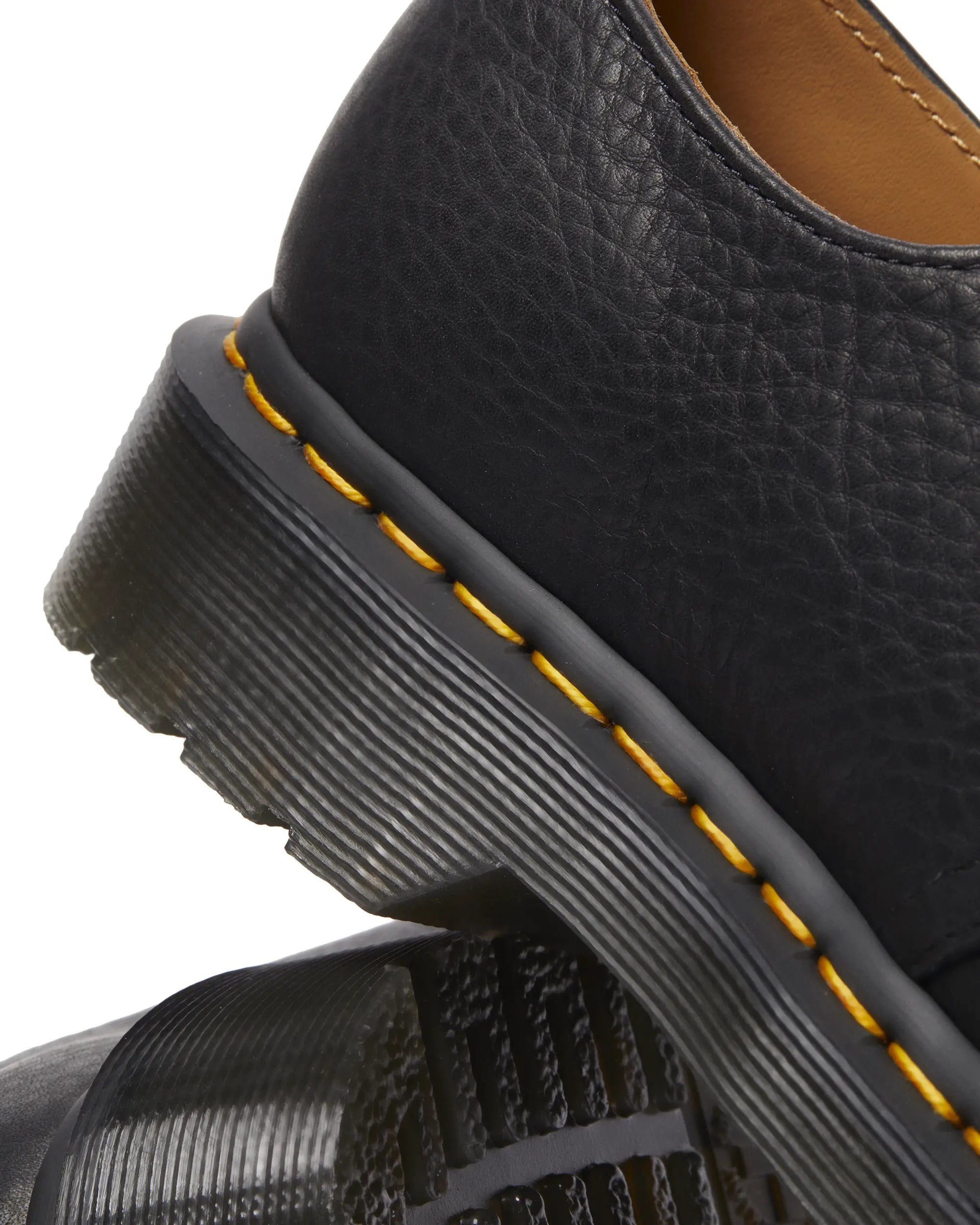 Bei PICK UP in Düsseldorf findest Du Dr. Martens, 1461 Black Ambassador  und viel mehr von Dr. Martens