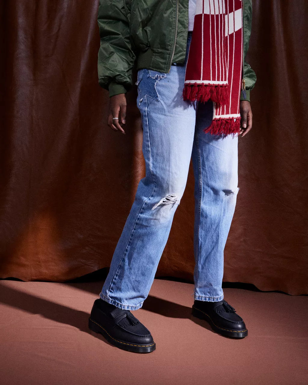 Bei PICK UP in Düsseldorf findest Du Dr. Martens, Adrian Ys Black Ambassador  und viel mehr von Dr. Martens
