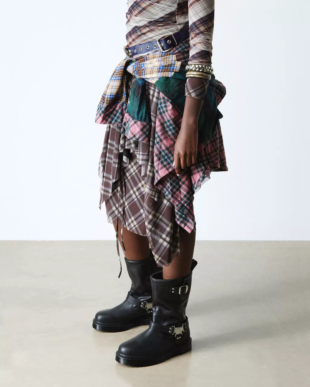 Bei PICK UP in Düsseldorf findest Du Dr. Martens, Anistone Hi - Hohe, schwarze Biker Boots - Leder  und viel mehr von Dr. Martens